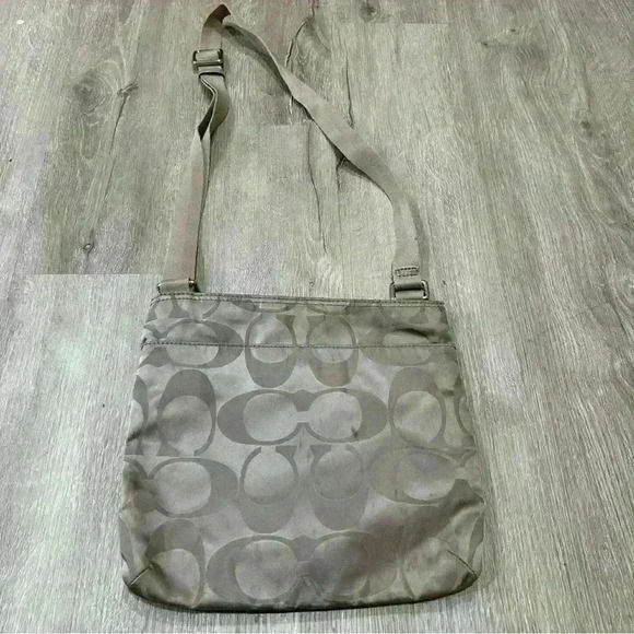 Coach Authentic Signature Getaway Nylon Adjustable Crossbody Bag Purse Grey - Picture 3 of 6
